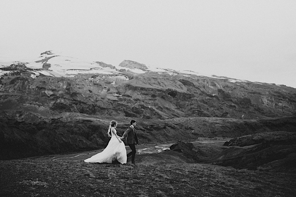 wedding photography of couple in mountain landscape