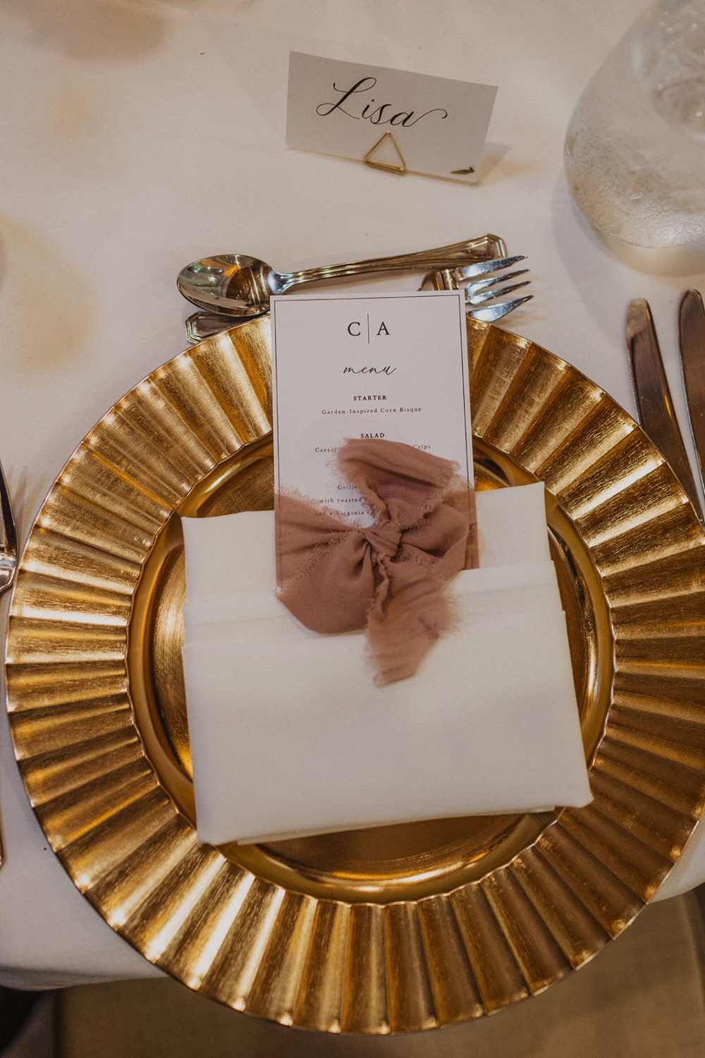 diy table setting with gold plate