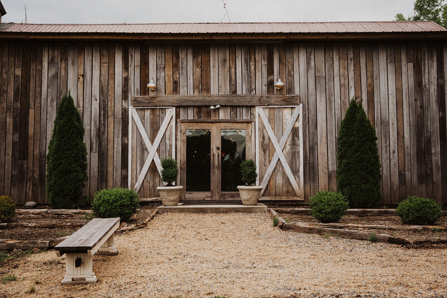 barn wedding reception site at Virginia wedding venue