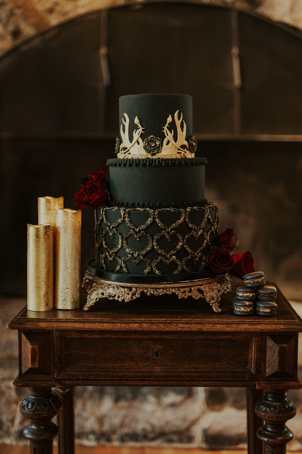 Game of Thrones themed wedding cake