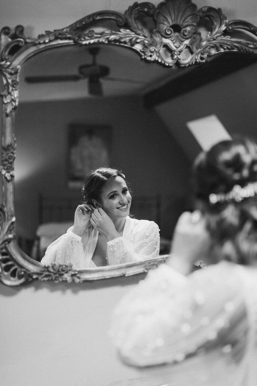 bride gets ready on wedding day 