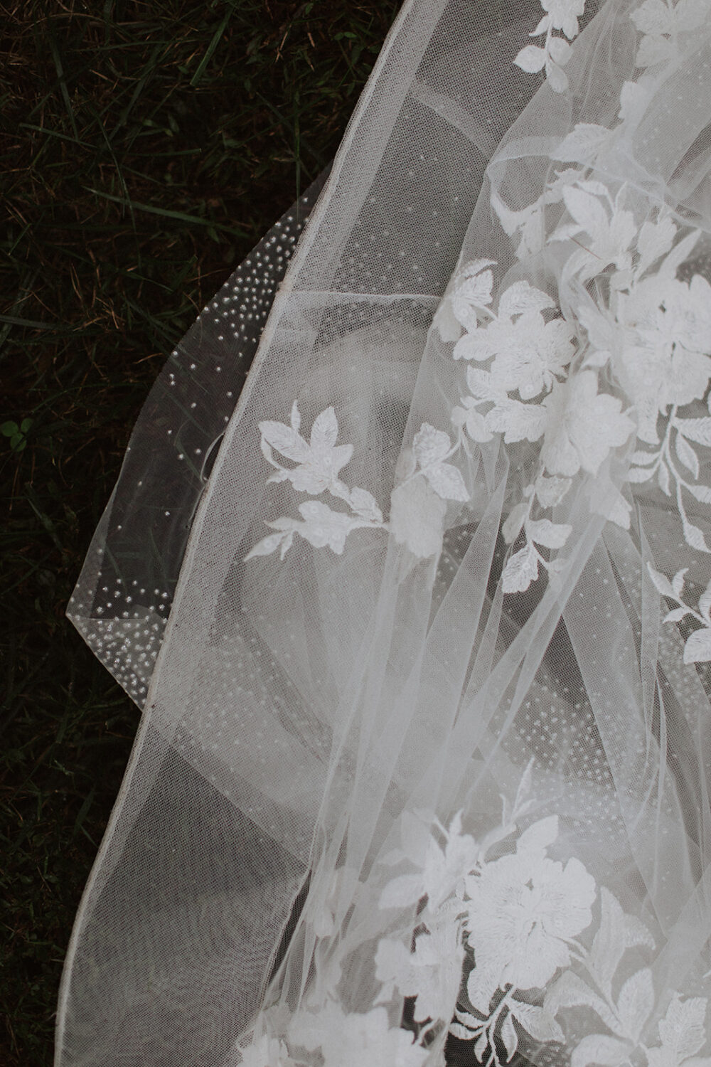 white flowery wedding veil 