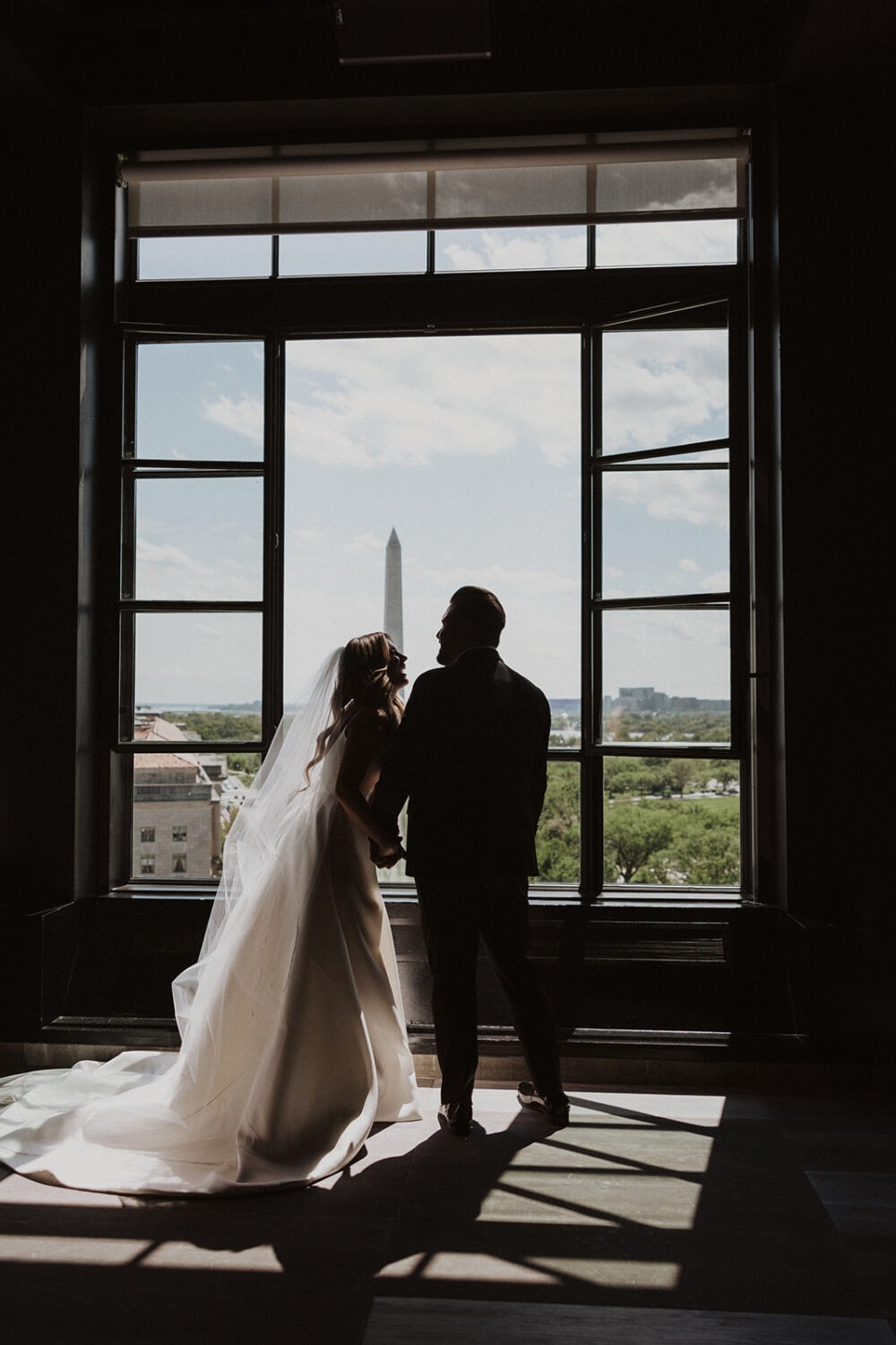 couple overlooks DC for wedding photo shoot ideas