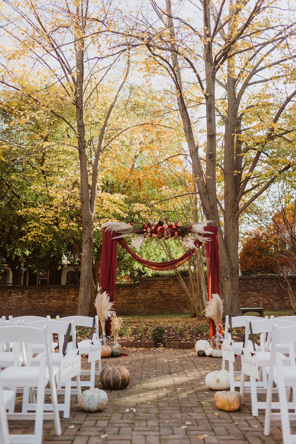 fall pumpkin wedding decor