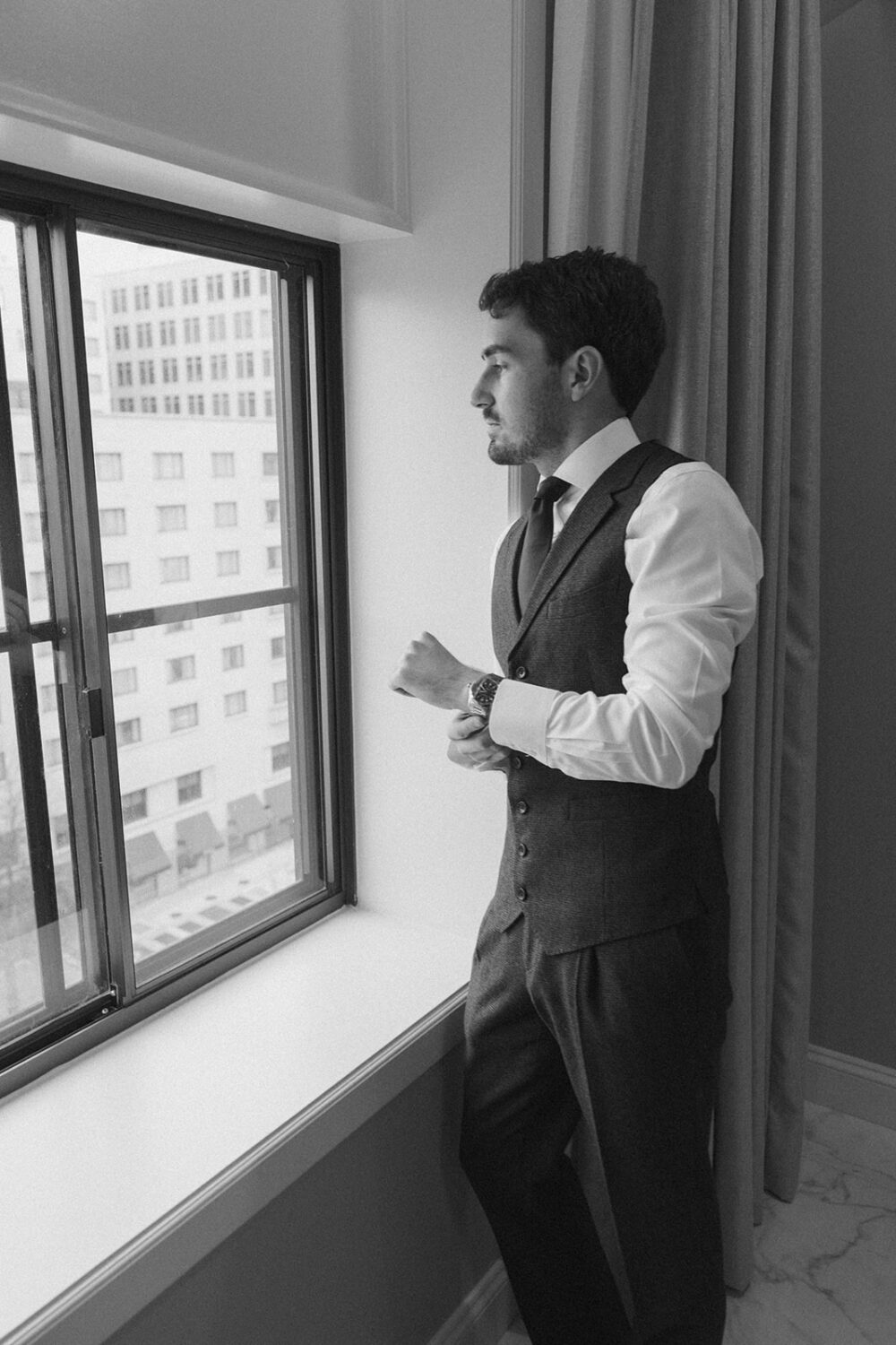 groom gets ready on wedding day