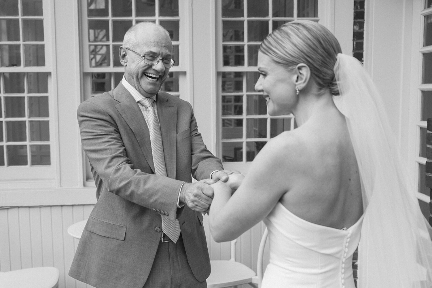 bride's first look with father