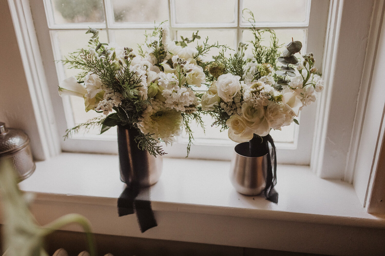 wedding florals detailing white, green and black