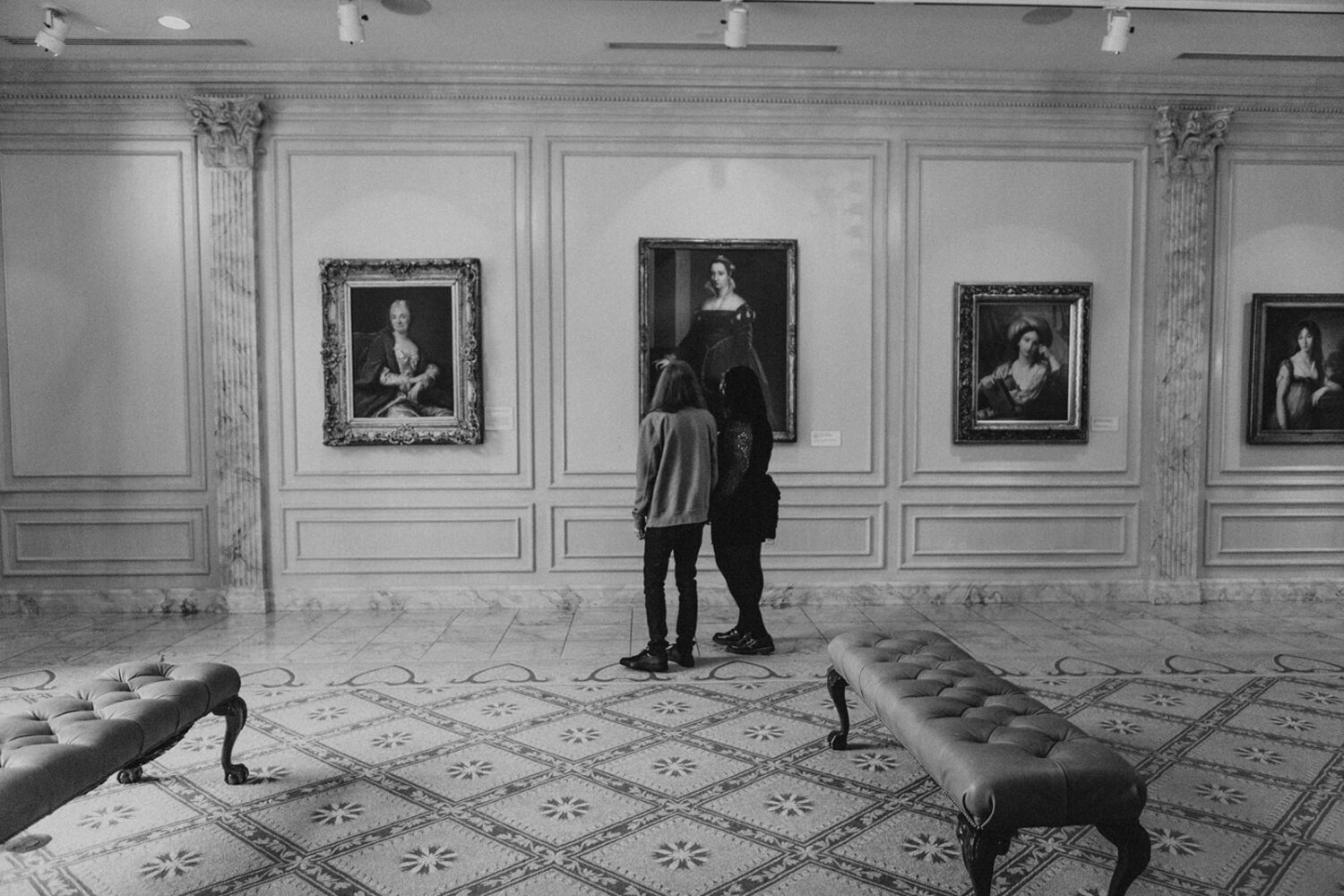 couple photoshoot ideas in the Museum of Women in the Arts