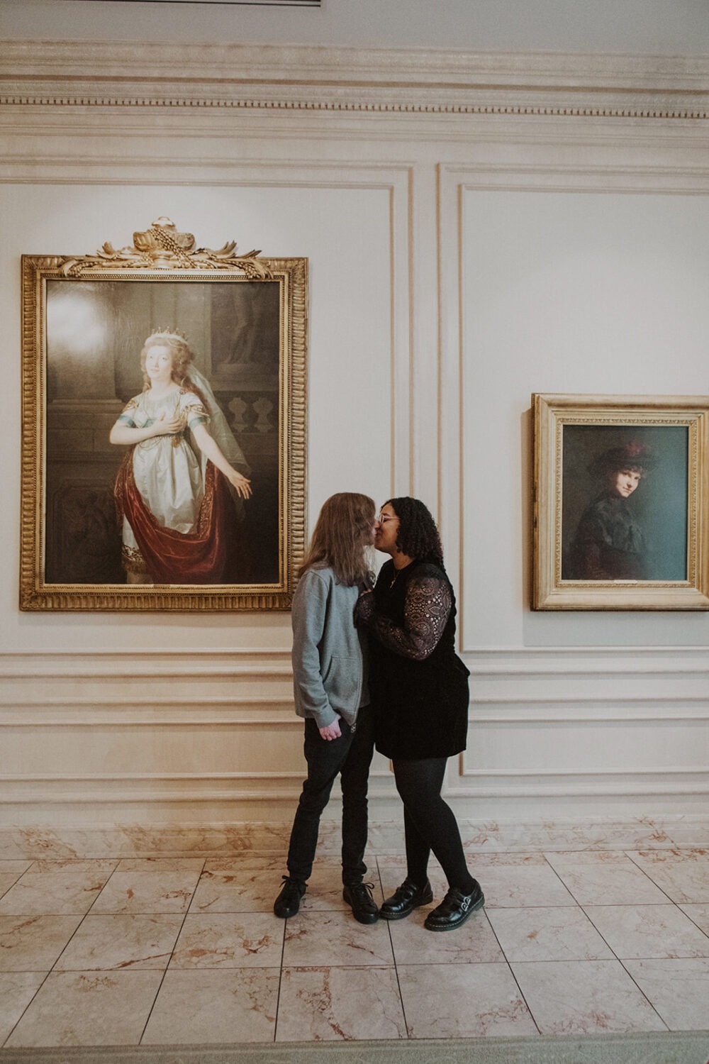 couples photography ideas in between portraits