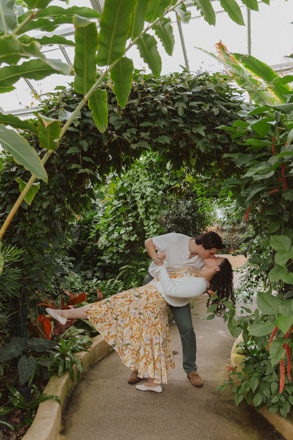 couple photoshoot ideas inside of the Rawlings Conservatory